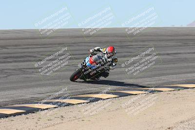 media/Oct-13-2025-Moto Forza (Mon) [[a66d839500]]/3-B Group/Session 2 (Bowl)/